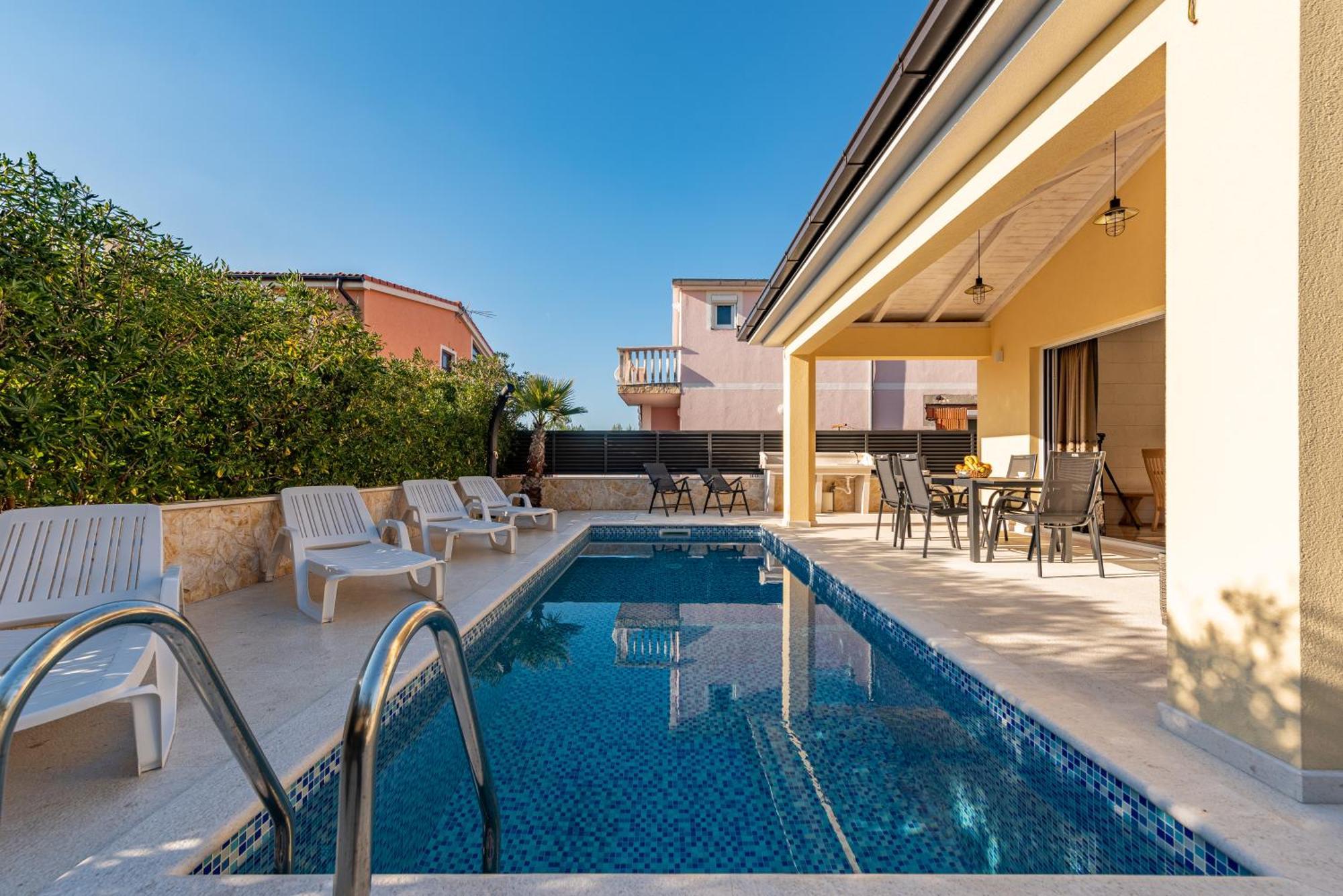 Villa Luxury Agape Ellita *
