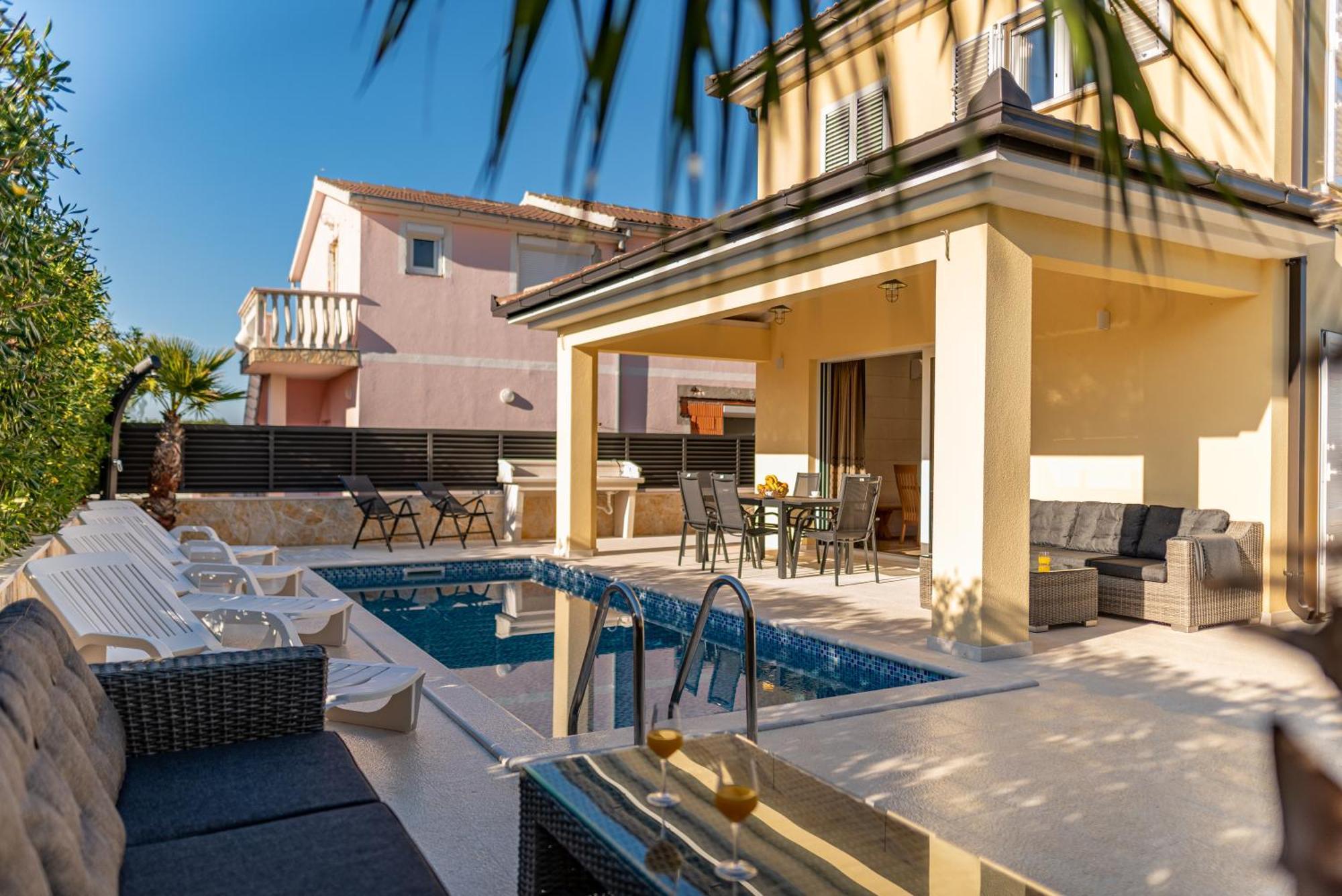 Villa Luxury Agape Ellita *